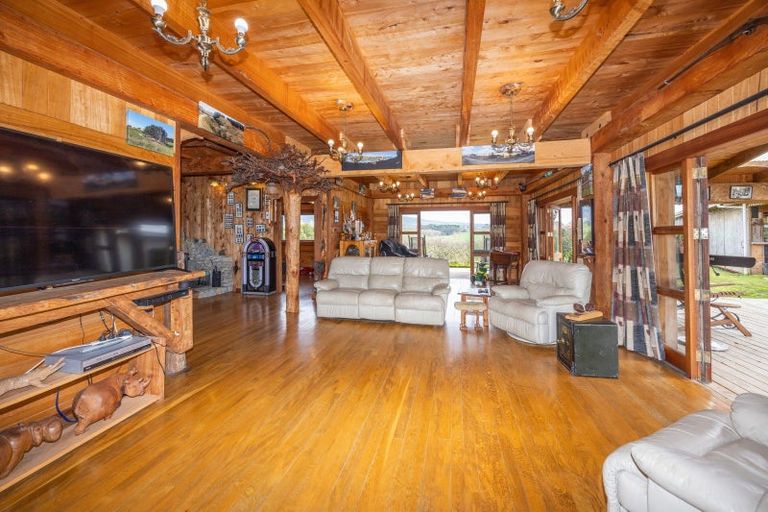 Photo of property in 240 Te Pahu Road, Te Pahu, 3285