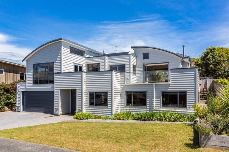 Photo of property in 8 Bowsprit Way, Whitby, Porirua, 5024