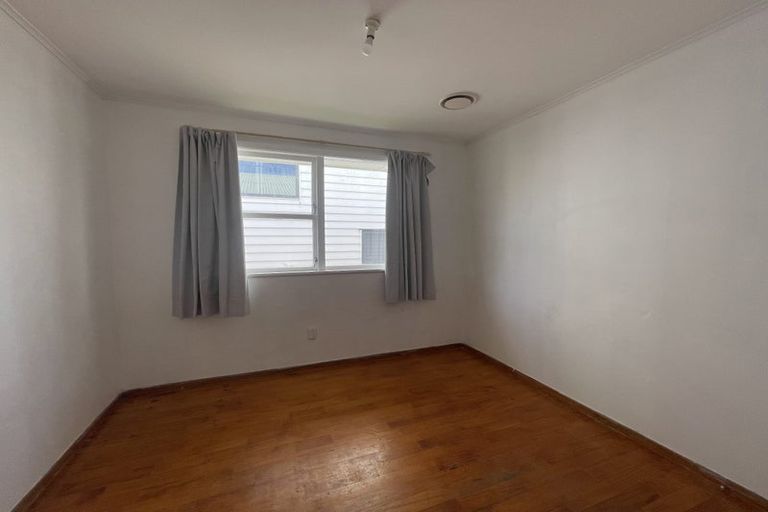 Photo of property in 32a Edinburgh Avenue, Rosehill, Papakura, 2113