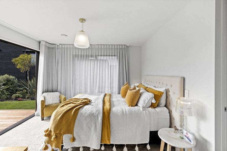 Photo of property in 10 Pendeen Crescent, Jacks Point, Queenstown, 9371