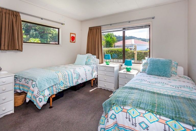 Photo of property in 100d Waverley Place, Whangamata, 3620