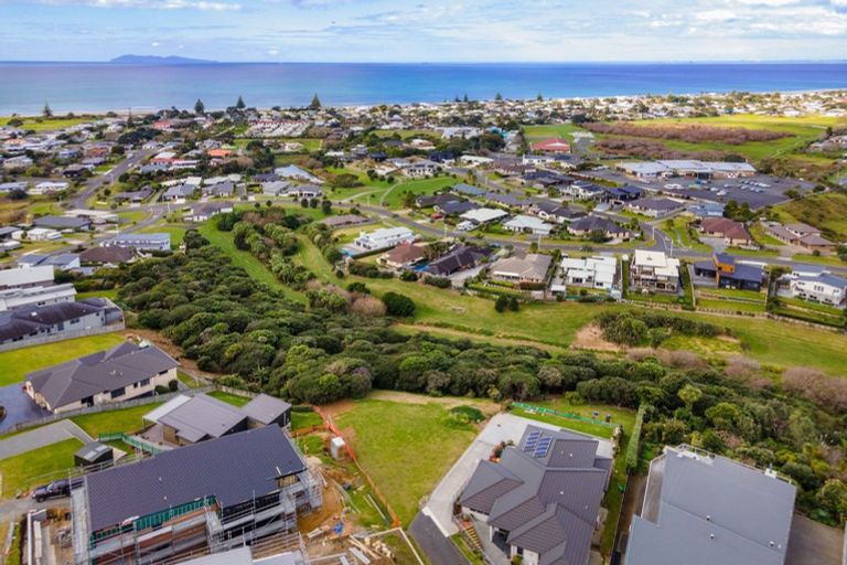 Photo of property in 27 Tohora View, Waihi Beach, 3611