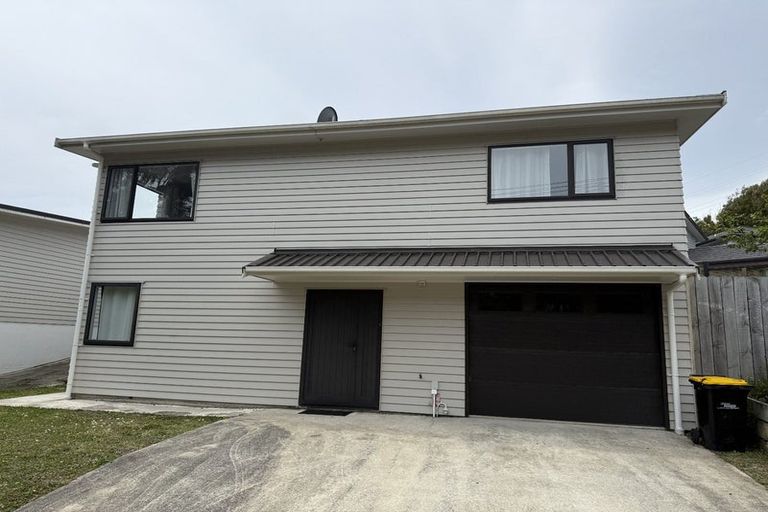 Photo of property in 106a Glanmire Road, Newlands, Wellington, 6037