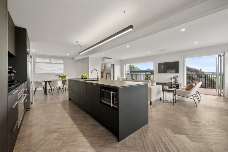 Photo of property in 2 Prospect Terrace, Pukekohe, 2120