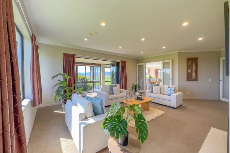 Photo of property in 11 Stembridge Road, Ngatea, 3503