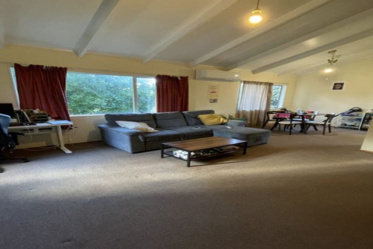 Photo of property in 6 Gloaming Place, Conifer Grove, Takanini, 2112