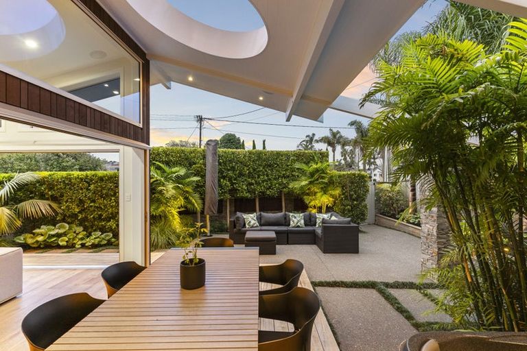 Photo of property in 39 Doment Crescent, Orewa, 0931