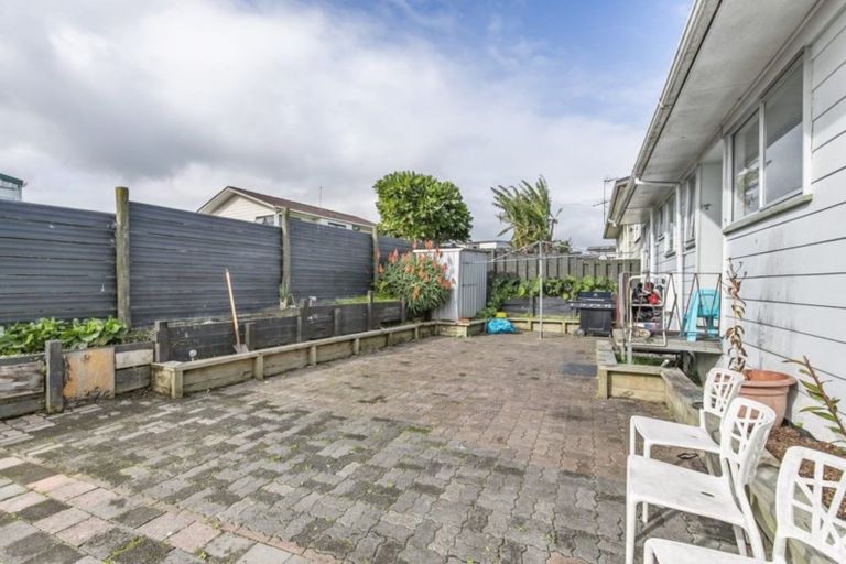 Photo of property in 1/11 Chamade Place, Clover Park, Auckland, 2019