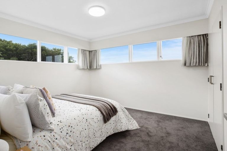 Photo of property in 5 Compass Way, Whitby, Porirua, 5024
