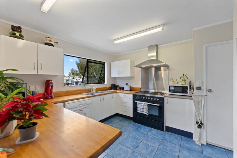Photo of property in 5 Anna Place, Hilltop, Taupo, 3330
