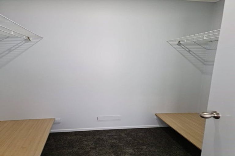 Photo of property in 1/35 Highgrove Lane, Totara Vale, Auckland, 0632