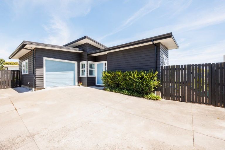 Photo of property in 2b Alton Place, Hokowhitu, Palmerston North, 4410