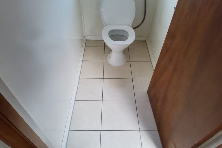 Photo of property in 73 Mills Road, Brooklyn, Wellington, 6021