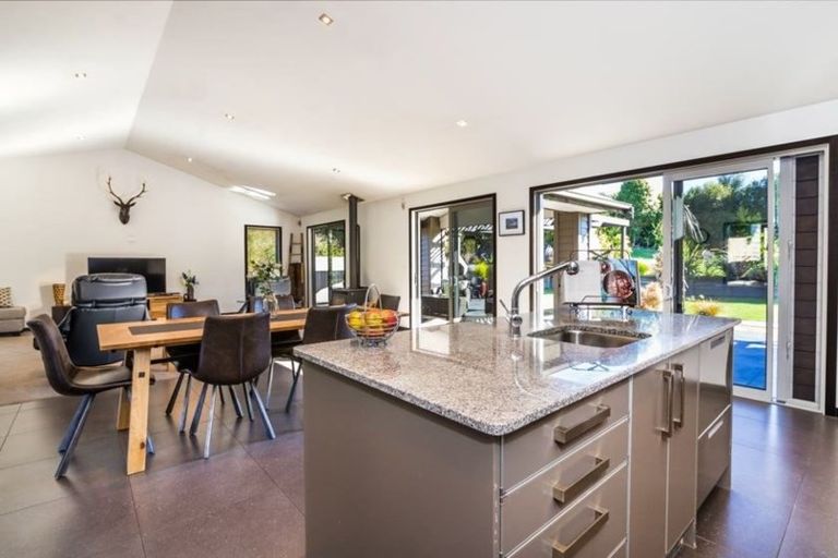 Photo of property in 21 Stewart Glen, Acacia Bay, Taupo, 3385