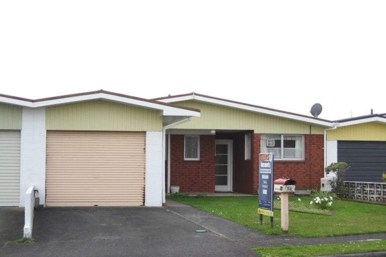 Photo of property in 5 Evelyn Place, Welbourn, New Plymouth, 4310