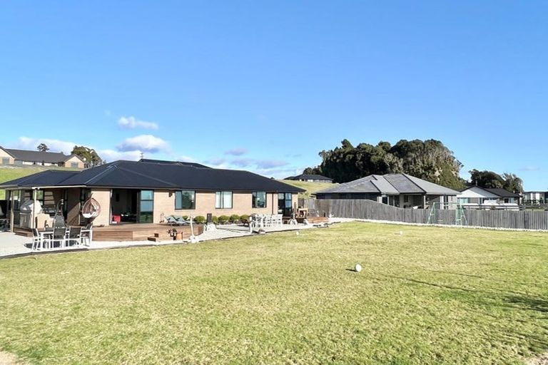 Photo of property in 10 Takutai Terrace, Ruatapu, 7883