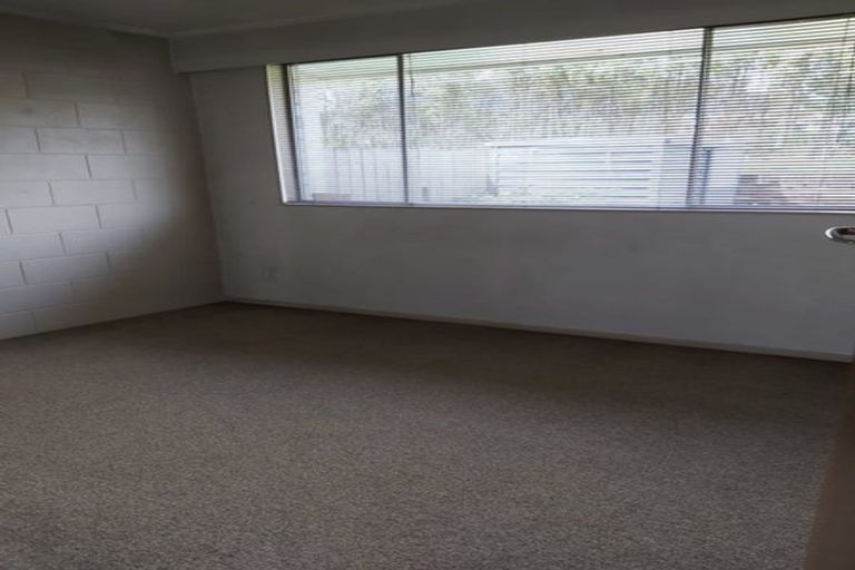 Photo of property in 3/10 Rawson Street, Tawa, Wellington, 5028