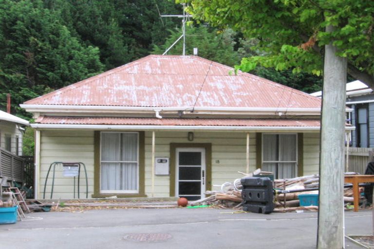 Photo of property in 18 Royal Street, Berhampore, Wellington, 6023