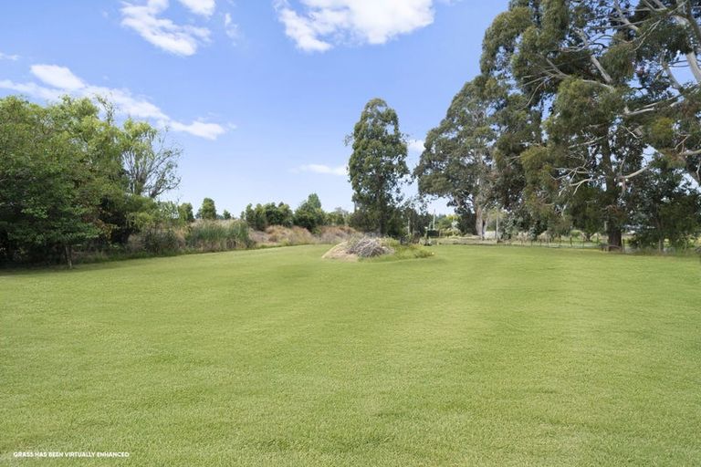 Photo of property in 74 Waimakariri Road, Harewood, Christchurch, 8051