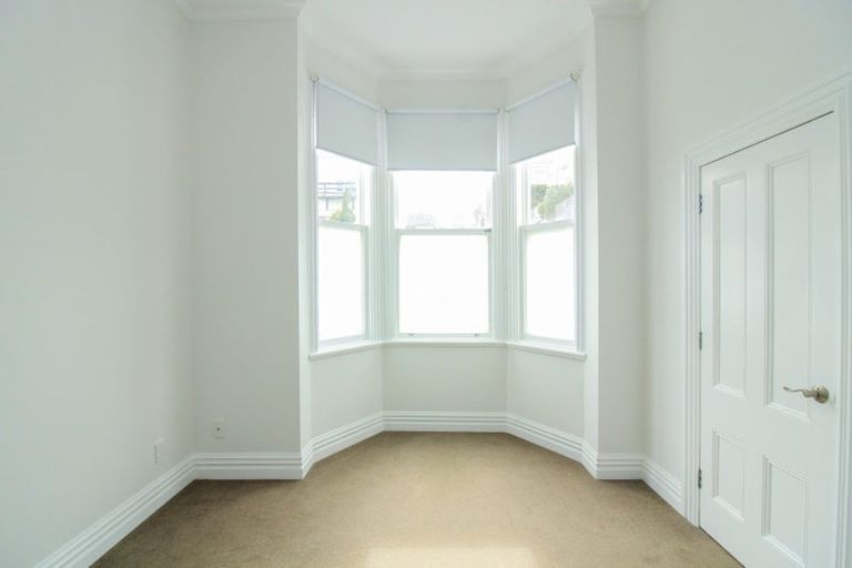 Photo of property in 68 Roxburgh Street, Mount Victoria, Wellington, 6011