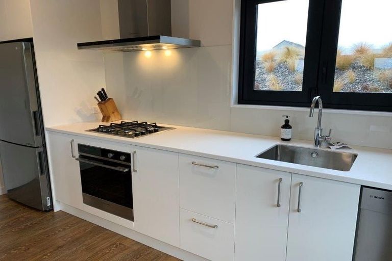 Photo of property in 43 Obelisk Street, Wanaka, 9305