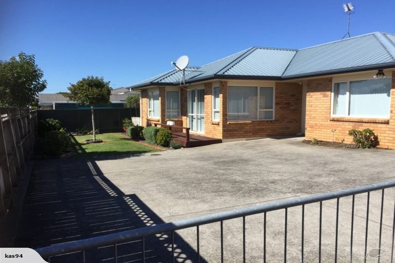 Photo of property in 8b Garden Terrace, Pukekohe, 2120