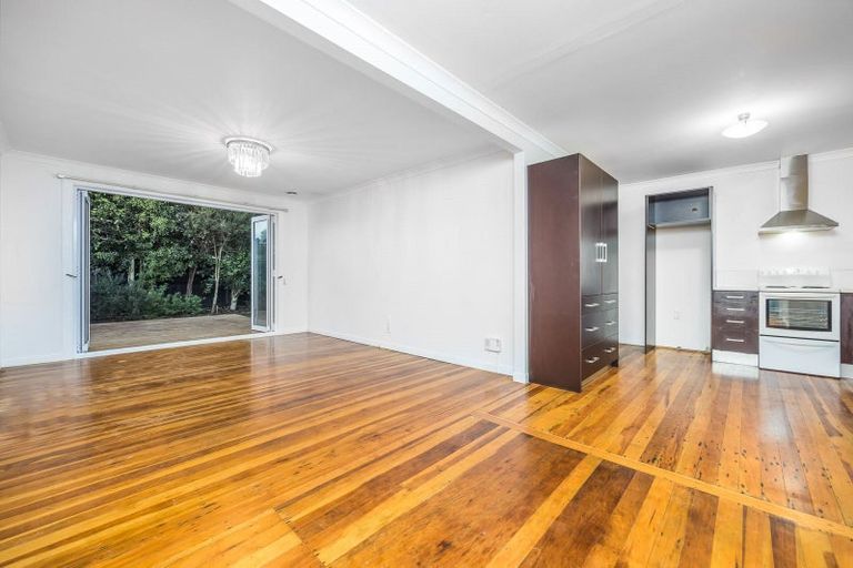 Photo of property in 182 Waimumu Road, Massey, Auckland, 0614