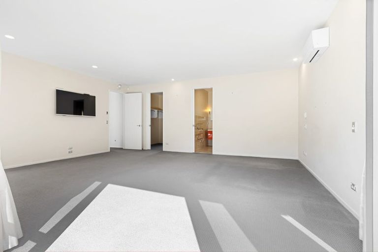 Photo of property in 5 Cameron Drive, Acacia Bay, Taupo, 3385