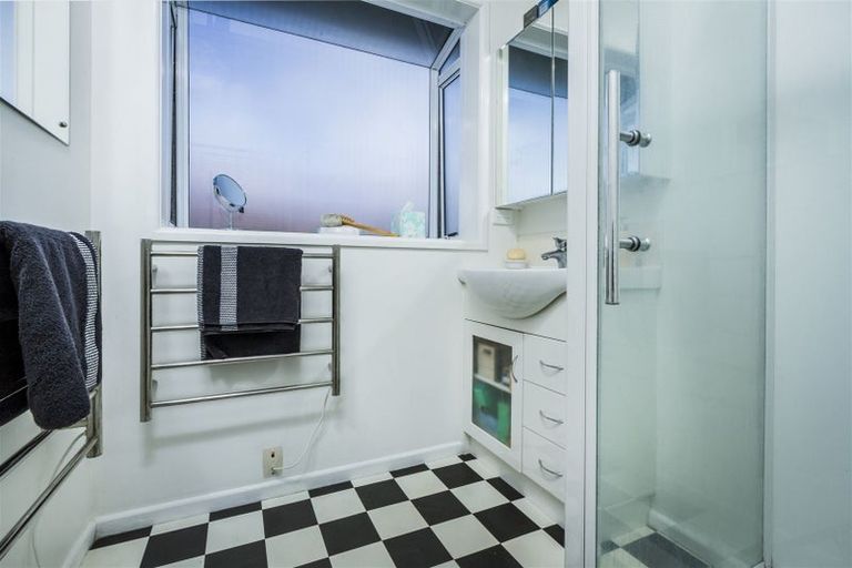 Photo of property in 41 Compton Street, Hillcrest, Auckland, 0627