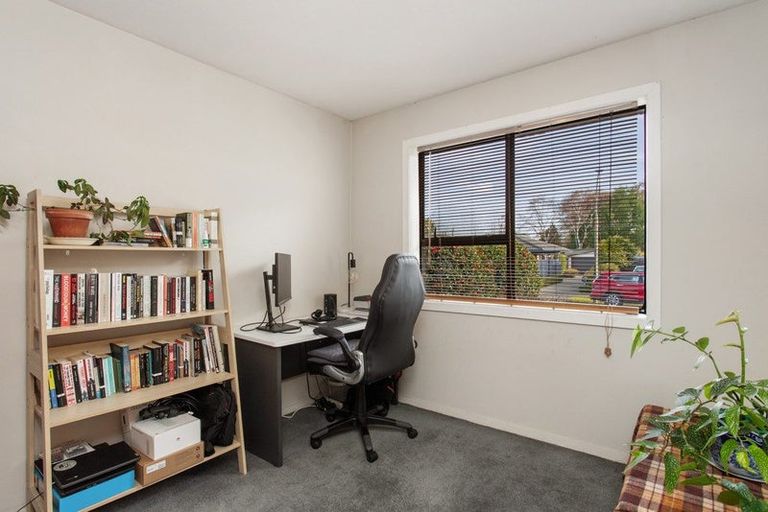 Photo of property in 6 Rathlin Street, Redwood, Christchurch, 8051