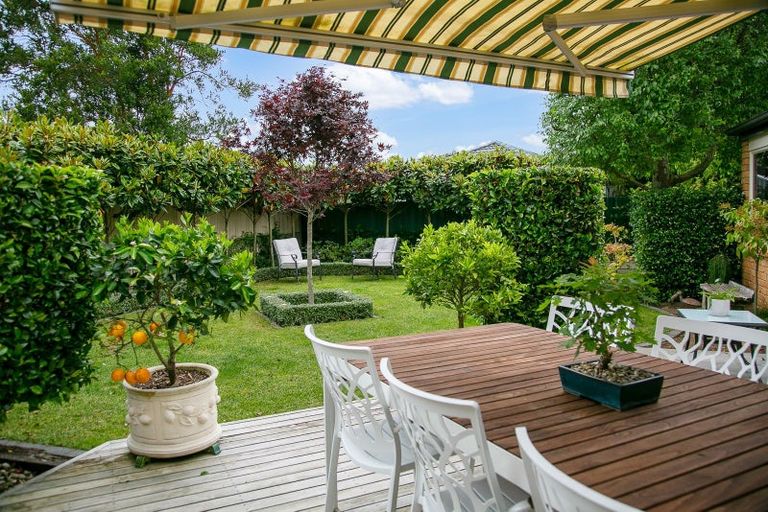 Photo of property in 6 Abergeldie Way, Cambridge, 3434