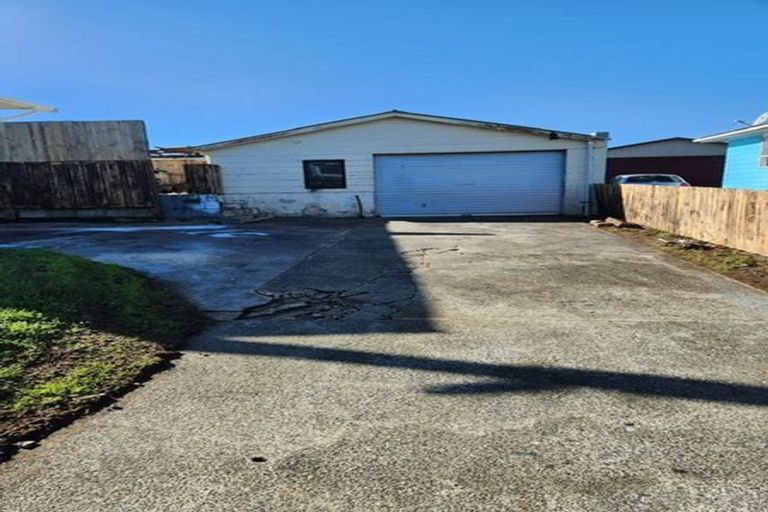 Photo of property in 180 Mahia Road, Wattle Downs, Auckland, 2103