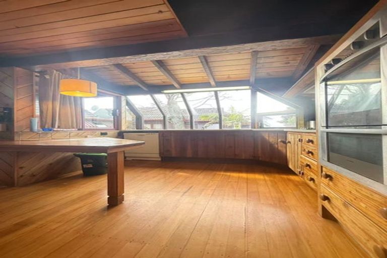 Photo of property in 7b The Esplanade, Eastern Beach, Auckland, 2012