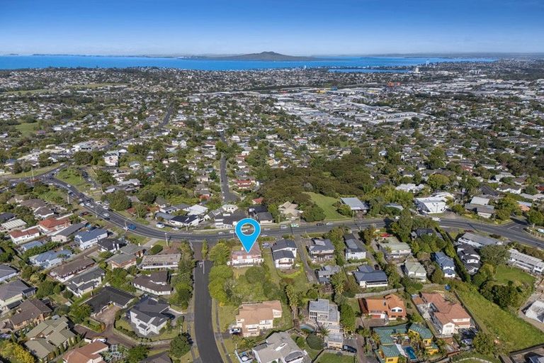 Photo of property in 38 Sunset Road, Unsworth Heights, Auckland, 0632