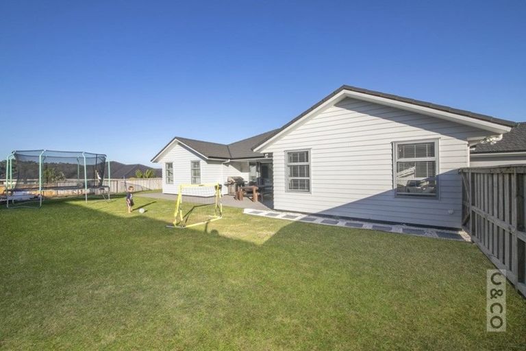 Photo of property in 21 Turpin Road, Riverhead, 0820