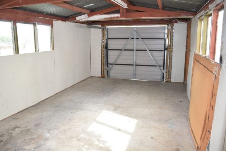 Photo of property in 9 Tracey Terrace, Te Atatu South, Auckland, 0602