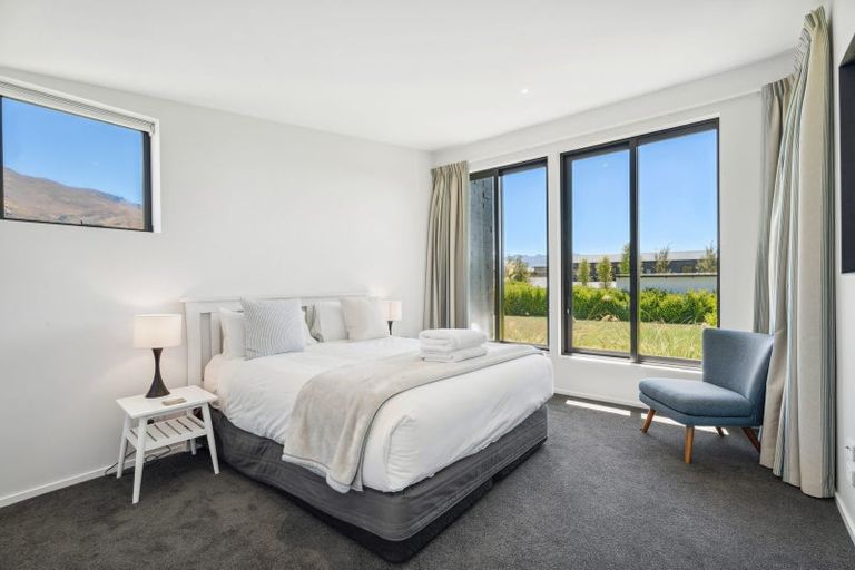 Photo of property in 28 Stackbrae Avenue, Wanaka, 9305