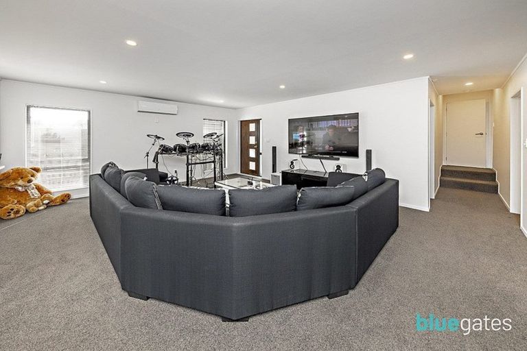 Photo of property in 10a Kendall Court, Wattle Downs, Auckland, 2103