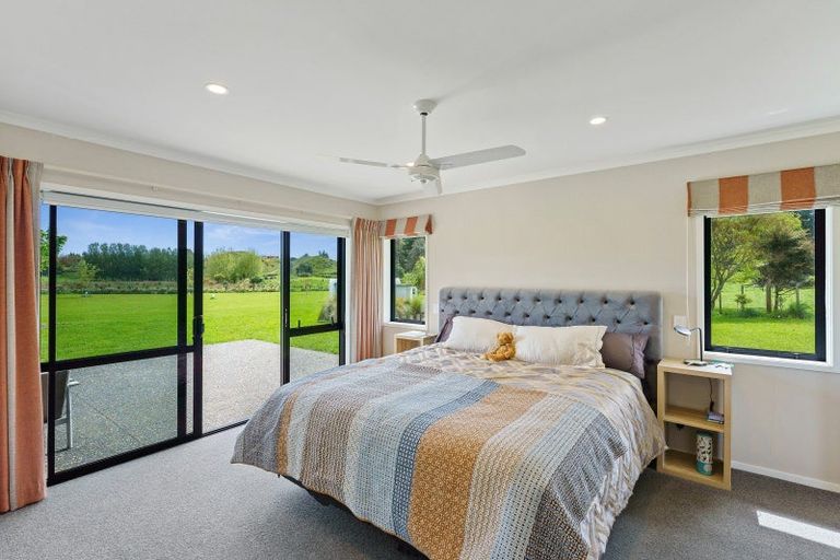 Photo of property in 40 Kristin Place, Manakau, Levin, 5573