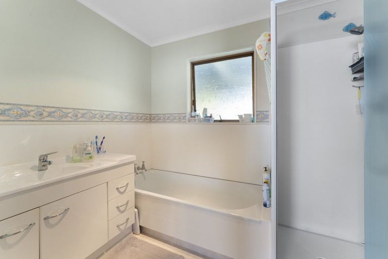 Photo of property in 6 Brandon Street, Otaki, 5512