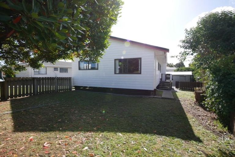 Photo of property in 2/82 Opaheke Road, Opaheke, Papakura, 2113