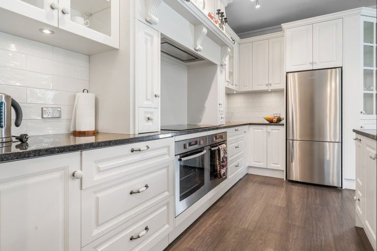 Photo of property in 112 Princess Street, Waitara, 4383