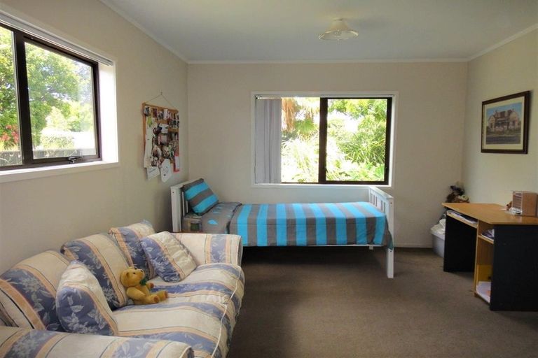 Photo of property in 136 One Tree Point Road, One Tree Point, 0118