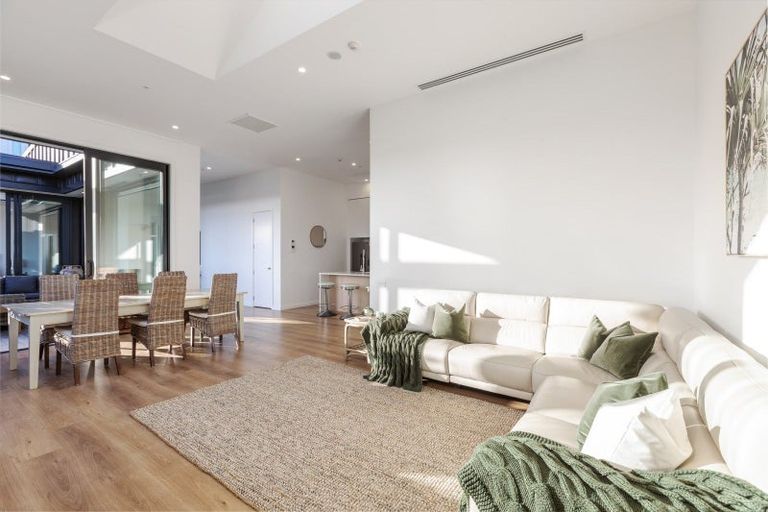 Photo of property in 7/14 Tamariki Avenue, Orewa, 0931