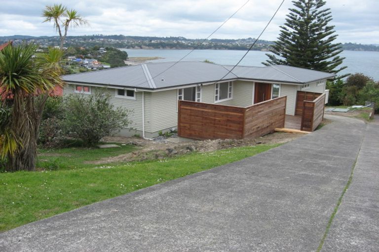 Photo of property in 1094 Whangaparaoa Road, Tindalls Beach, Whangaparaoa, 0930