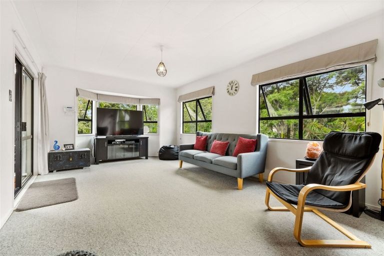 Photo of property in 9 Luxor Place, Massey, Auckland, 0614