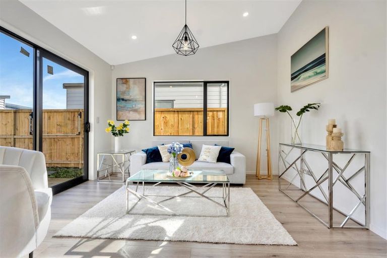 Photo of property in 19 Clayden Shuttleworth Street, Papakura, 2110