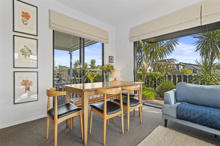 Photo of property in 23 Coutts Street, Papamoa Beach, Papamoa, 3118