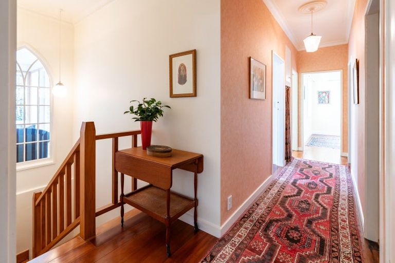 Photo of property in 15 Thane Road, Roseneath, Wellington, 6011