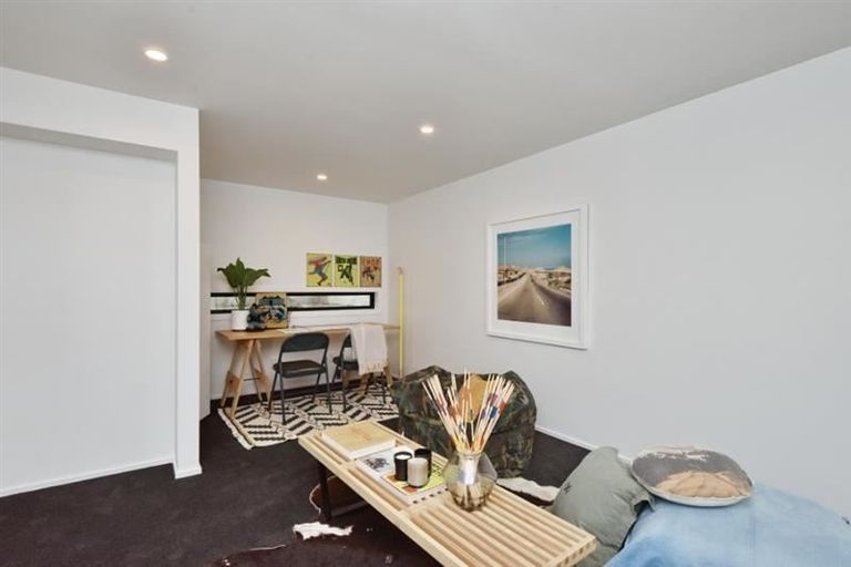 Photo of property in 6 Craigieburn Lane, Mount Pleasant, Christchurch, 8081